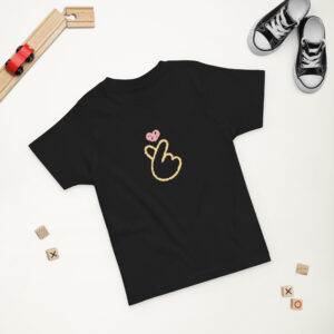 Toddler jersey t-shirt "Heart Gesture"